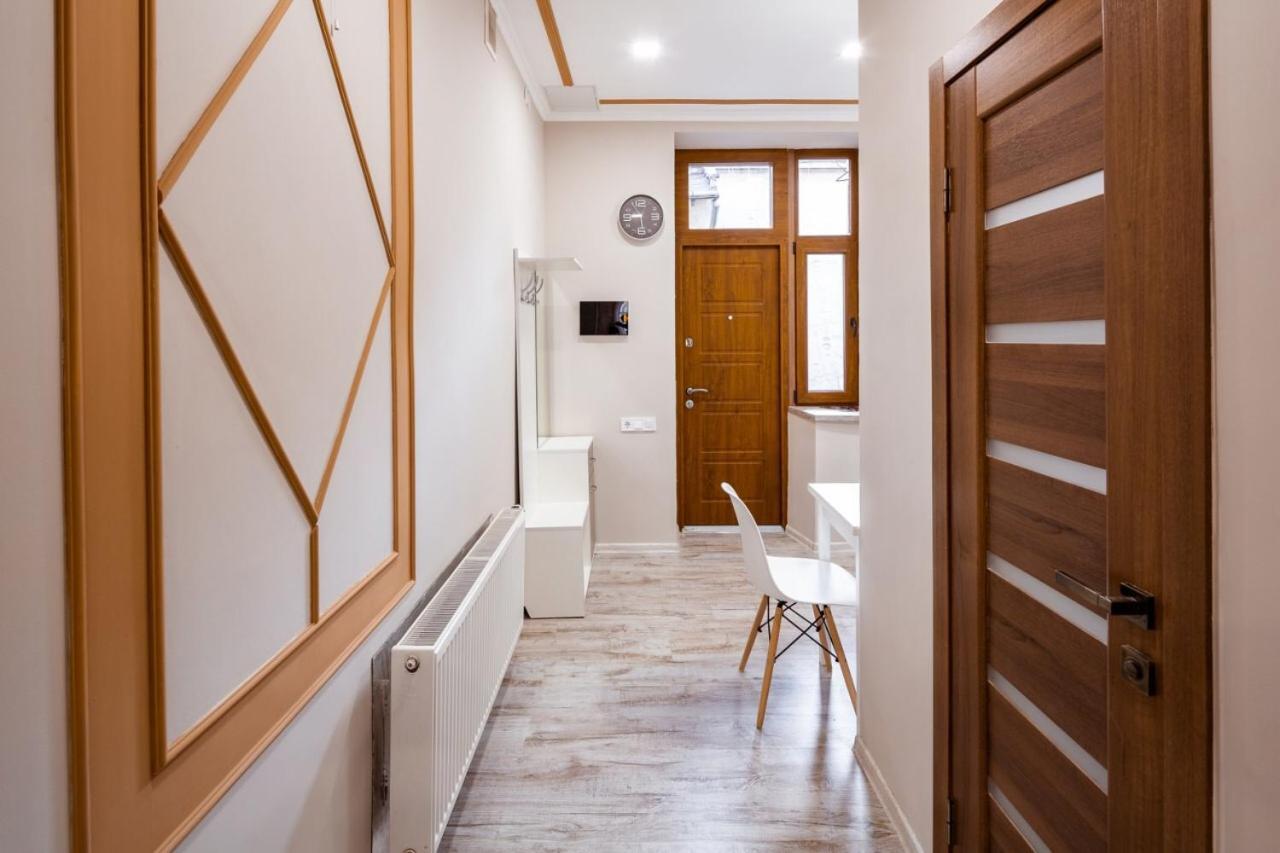 Apartment On Pekarska 15 Lviv Exterior photo